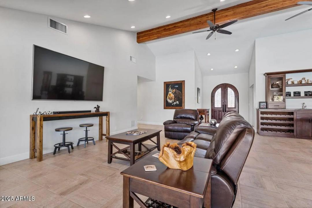 Real Estate Picture 8