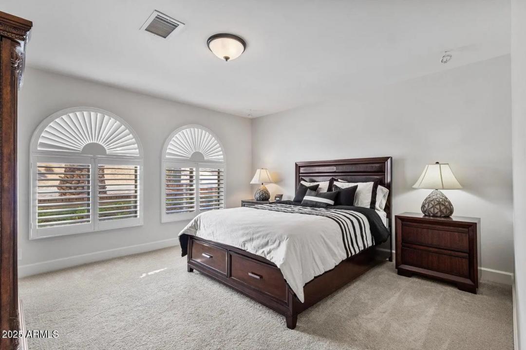 Real Estate Picture 22