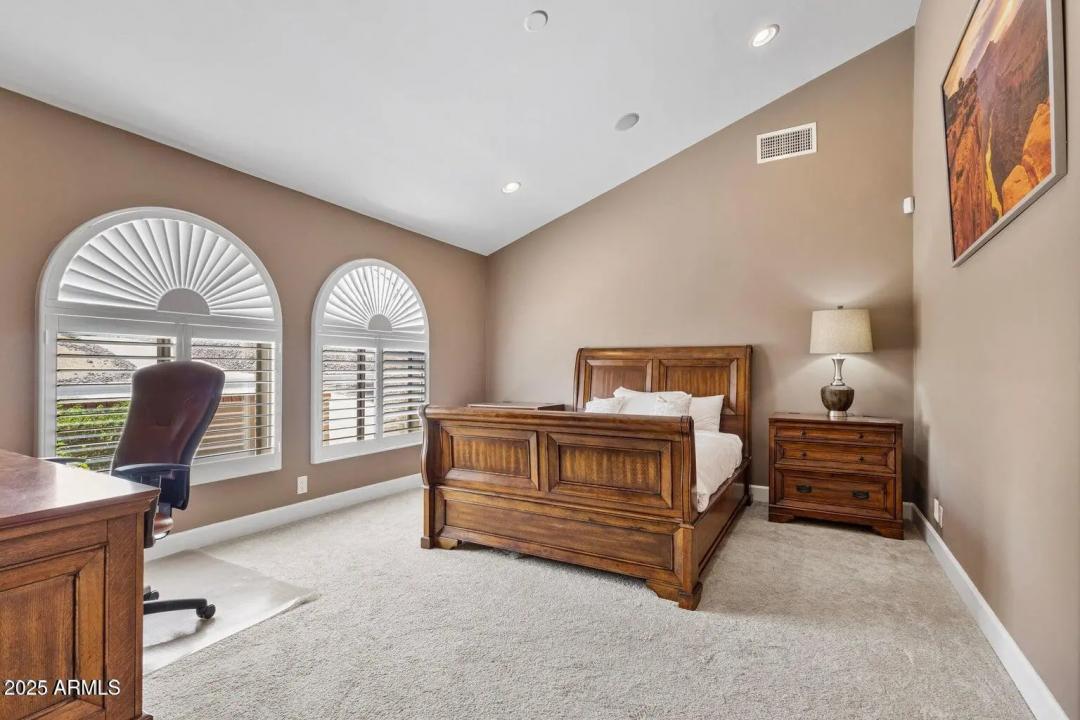 Real Estate Picture 17