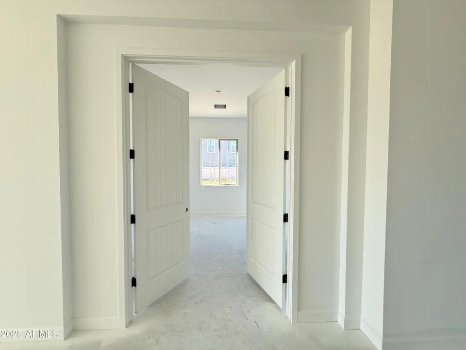 Real Estate Picture 9