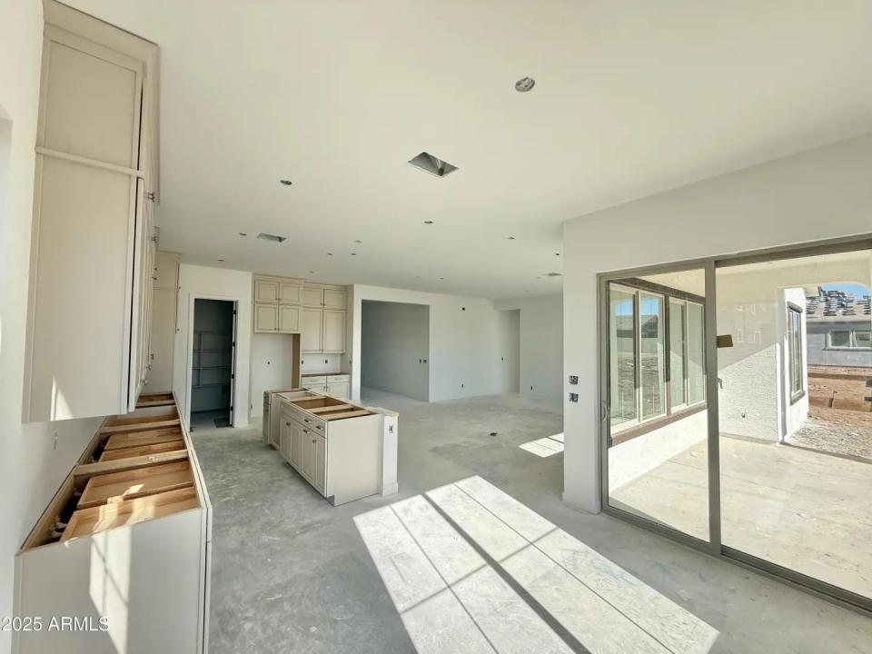 Real Estate Picture 14