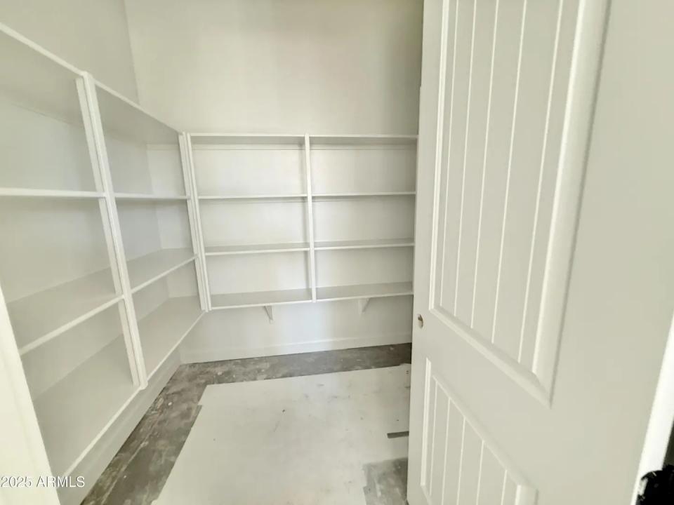 Real Estate Picture 15