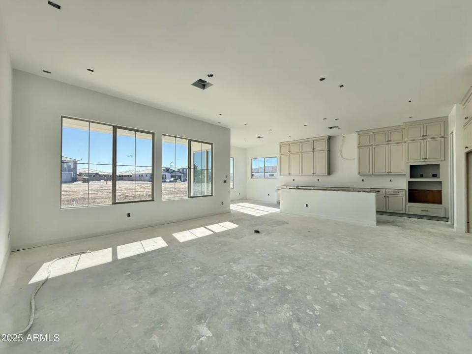 Real Estate Picture 19