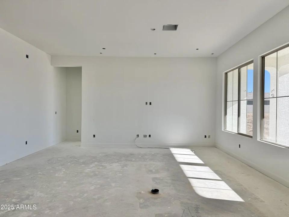 Real Estate Picture 20