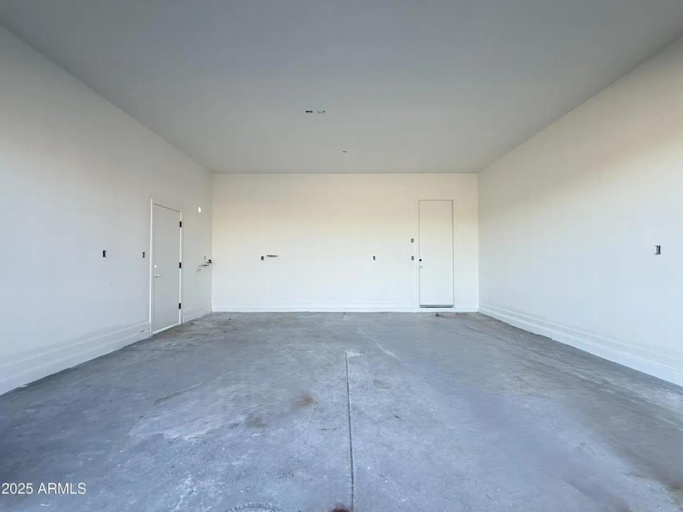 Real Estate Picture 23