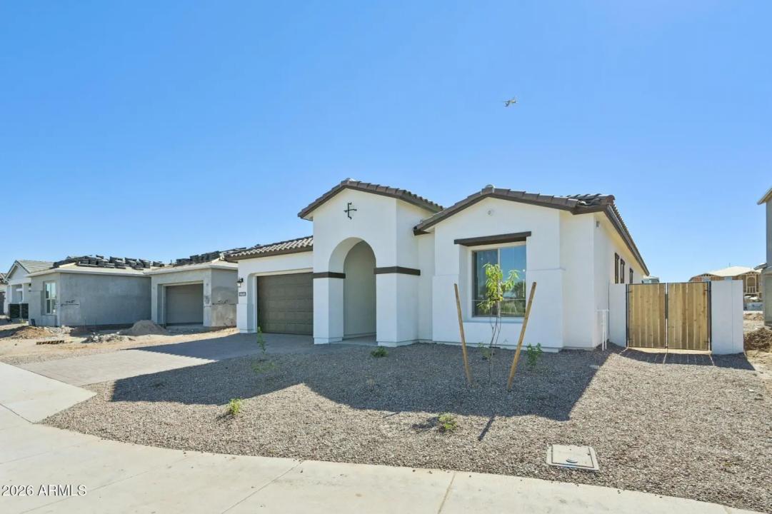 Real Estate Picture 3