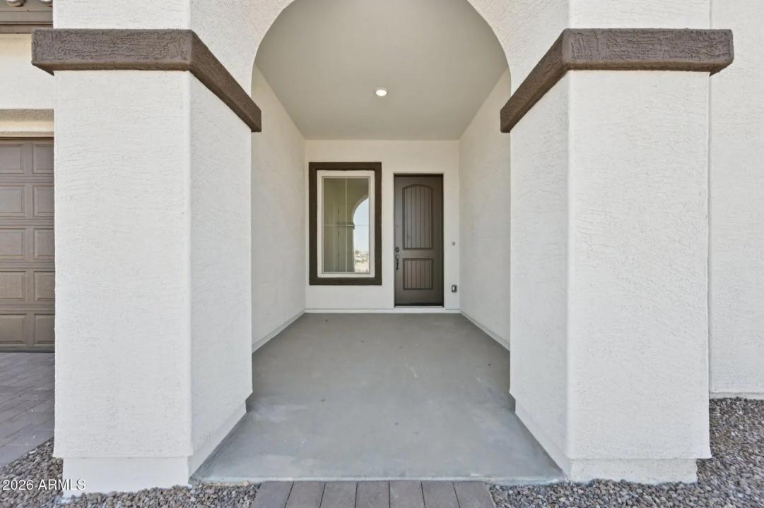 Real Estate Picture 4