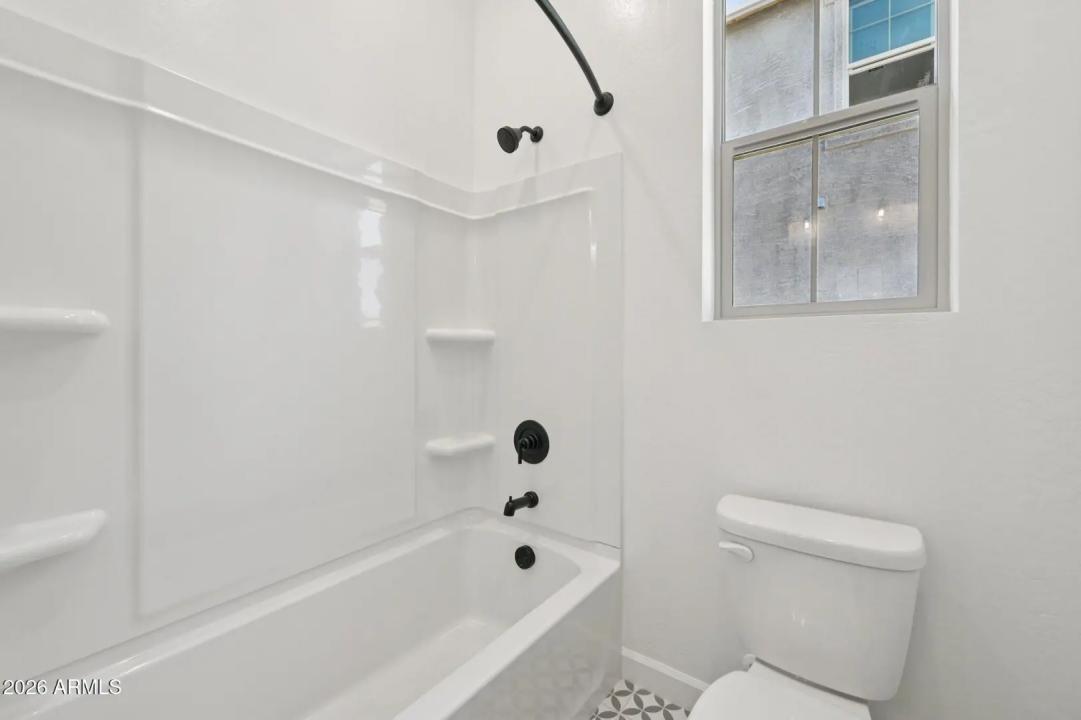 Real Estate Picture 25