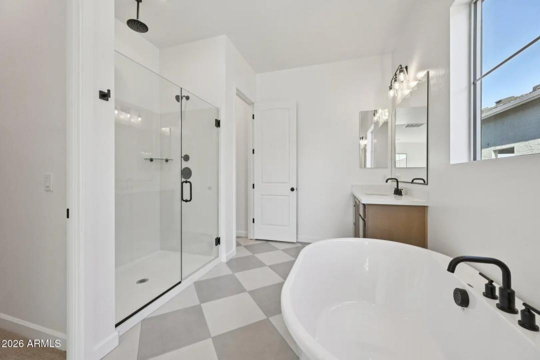 Real Estate Picture 32