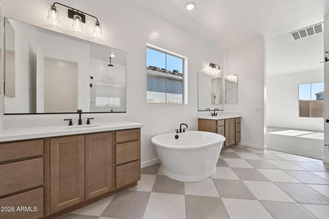 Real Estate Picture 33