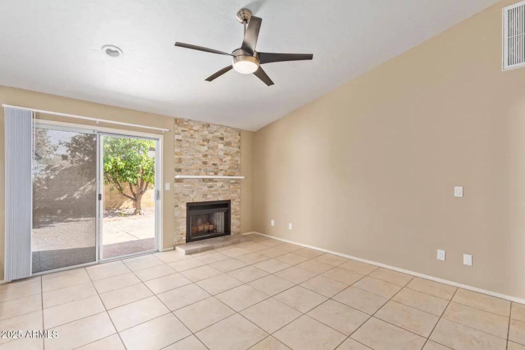 Real Estate Picture 8