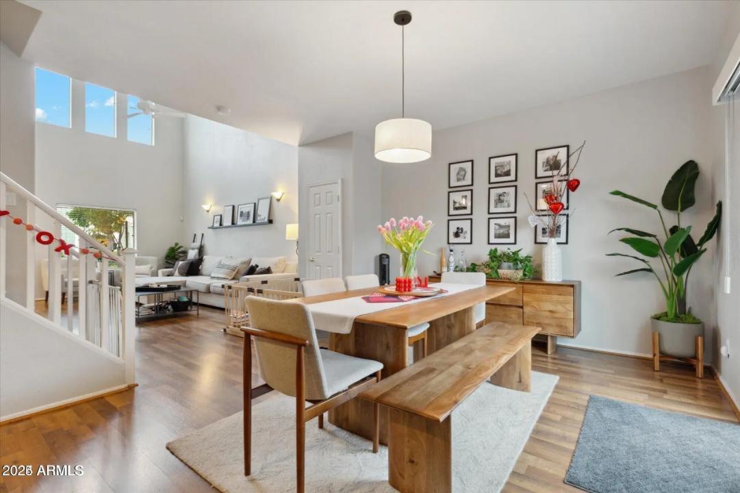 Real Estate Picture 4