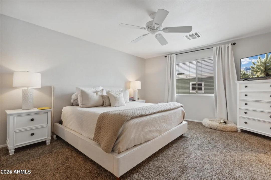 Real Estate Picture 11