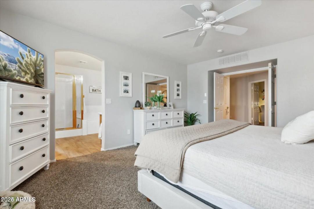 Real Estate Picture 12