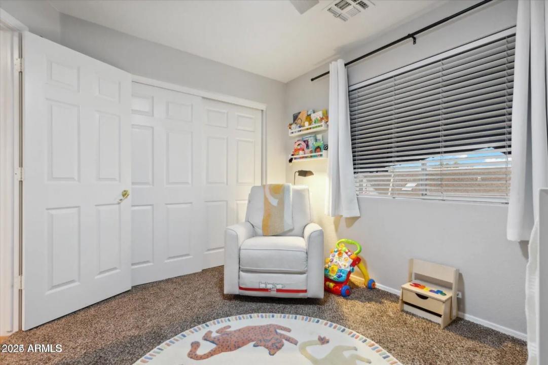 Real Estate Picture 17