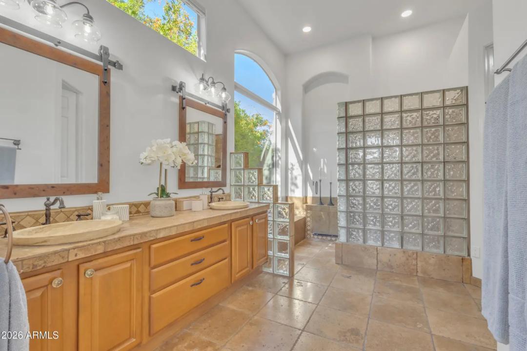 Real Estate Picture 21