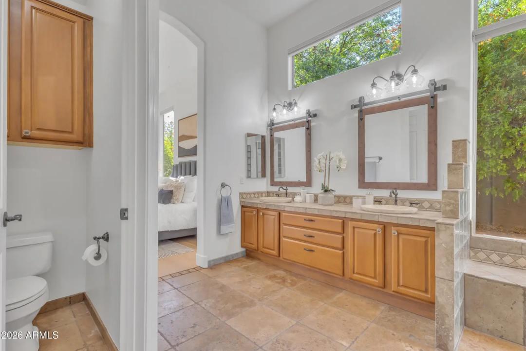 Real Estate Picture 22