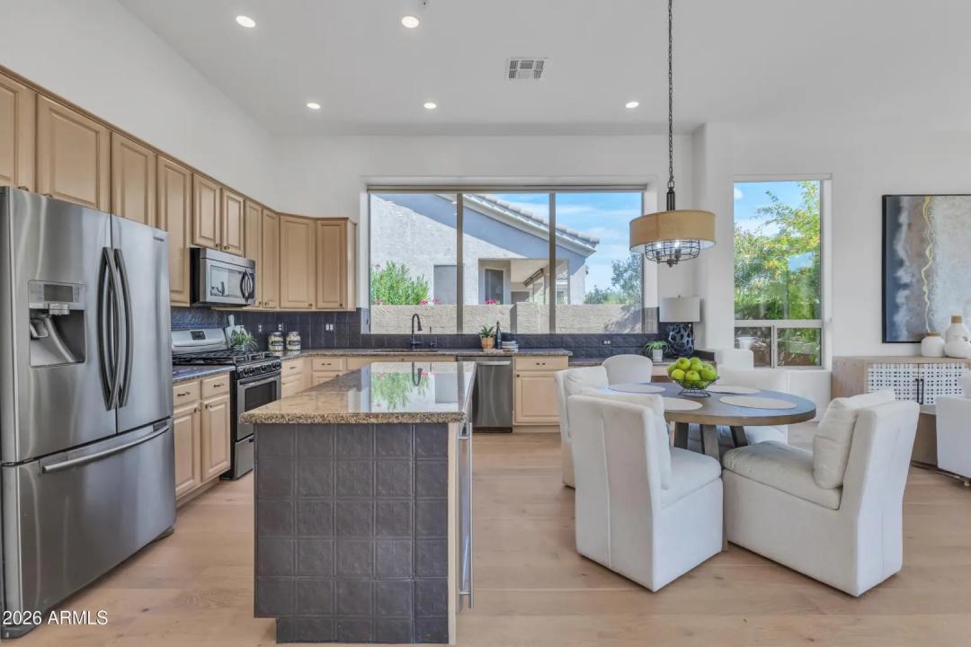 Real Estate Picture 10