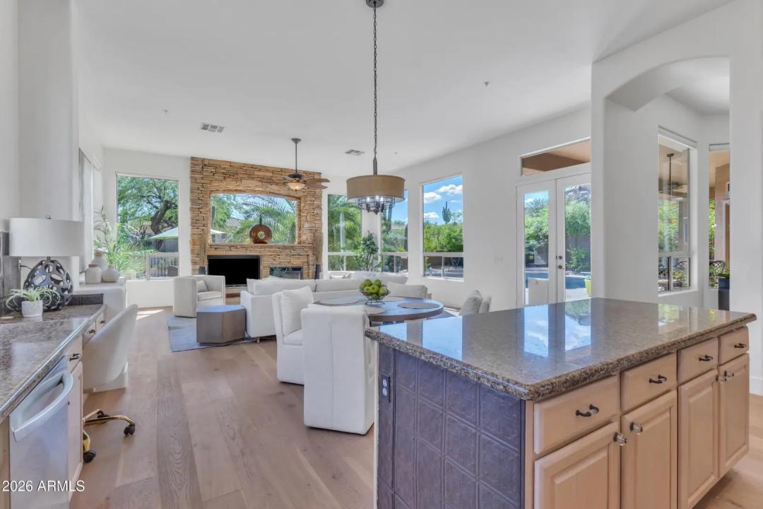 Real Estate Picture 13