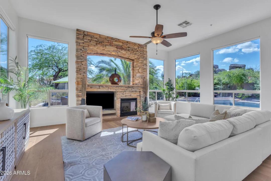 Real Estate Picture 14