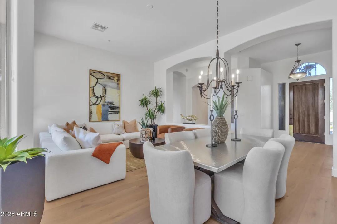 Real Estate Picture 18