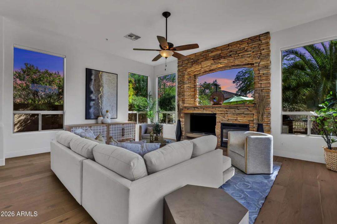 Real Estate Picture 8