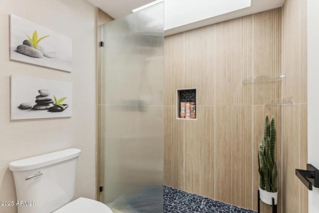 Real Estate Picture 3