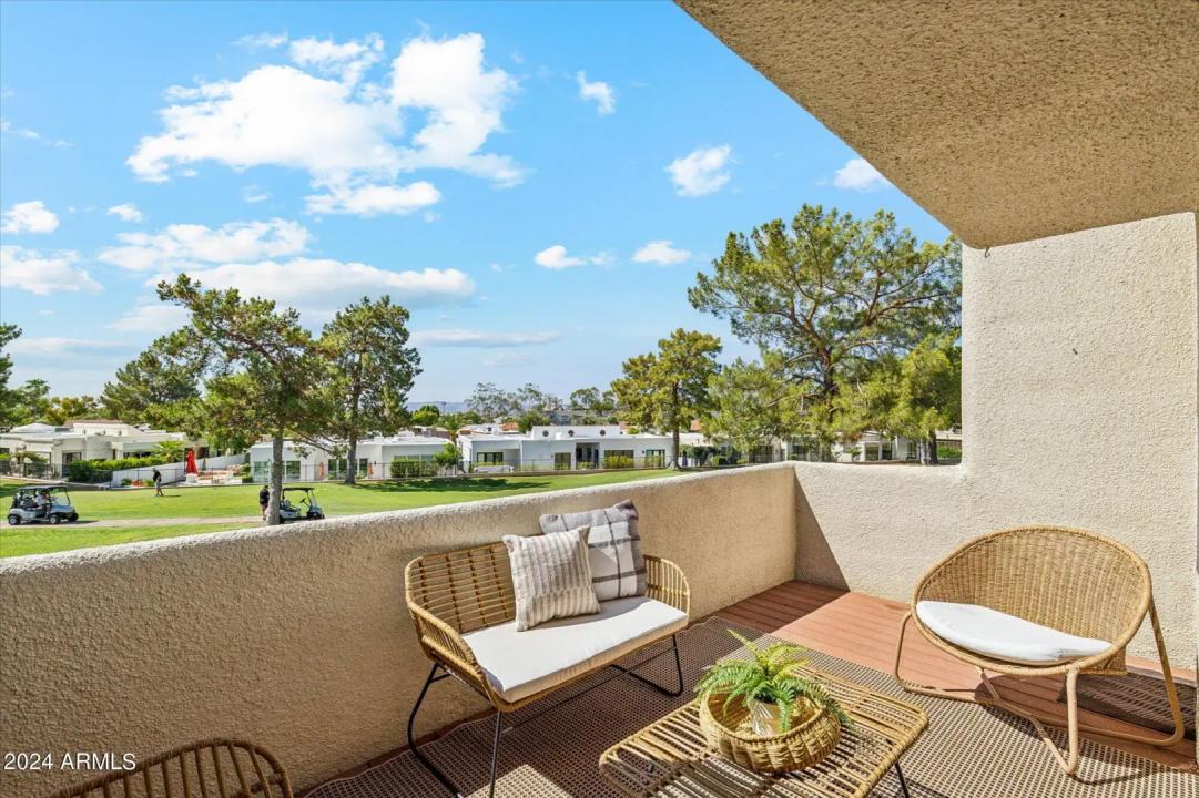 Real Estate Picture 4