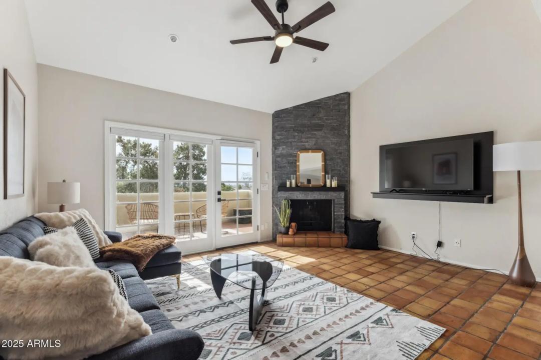 Real Estate Picture 5