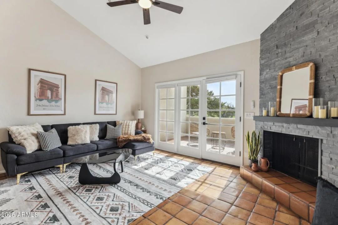 Real Estate Picture 6