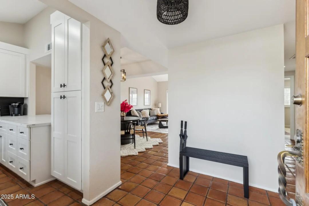 Real Estate Picture 7