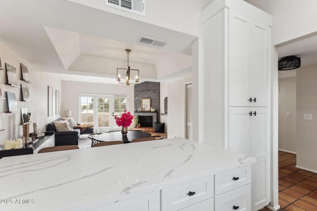 Real Estate Picture 9