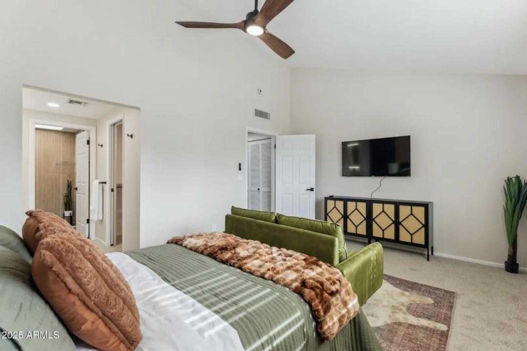 Real Estate Picture 23