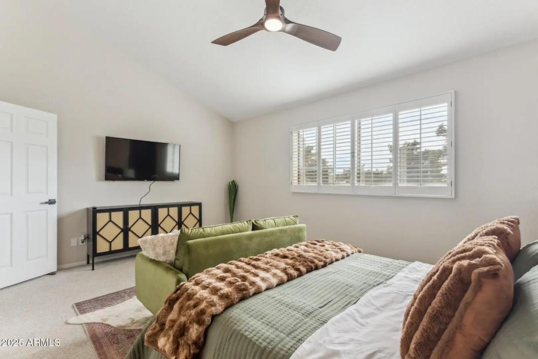 Real Estate Picture 24