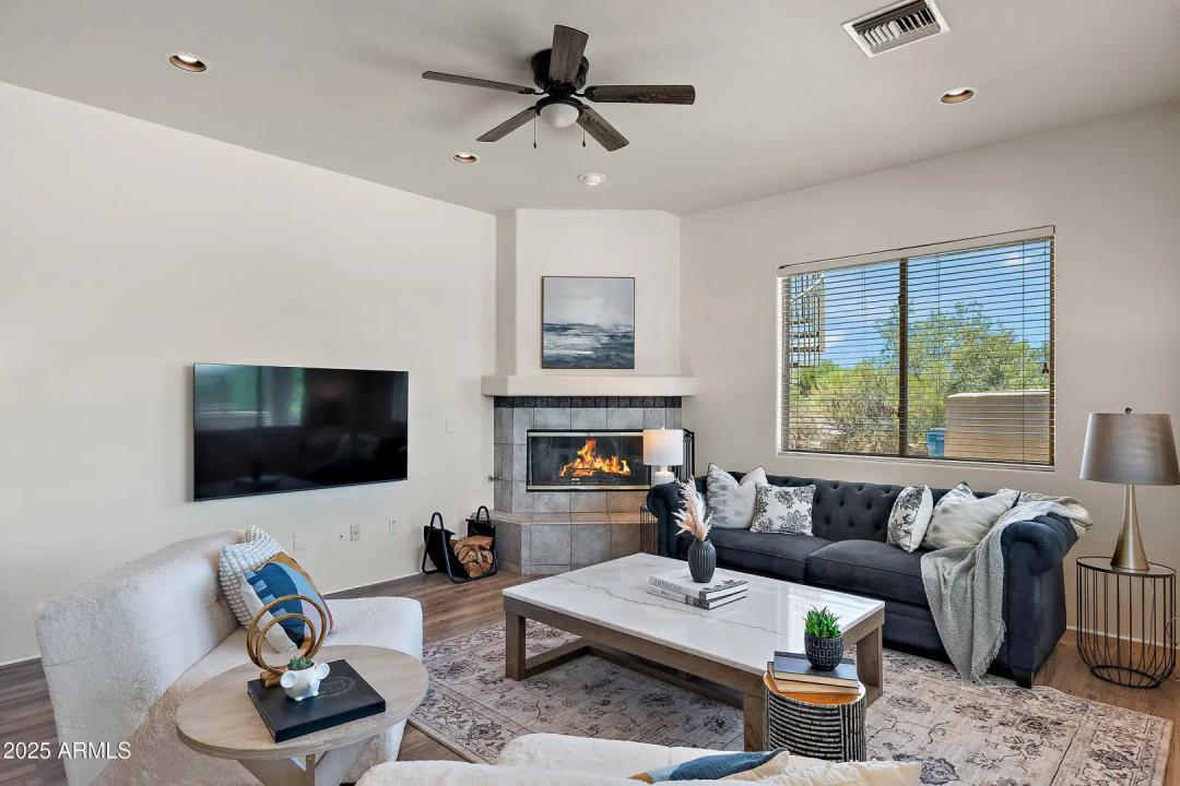 Real Estate Picture 4