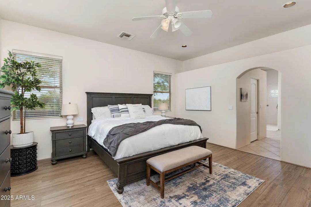 Real Estate Picture 6