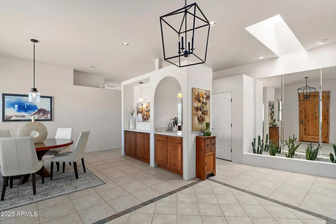 Real Estate Picture 7