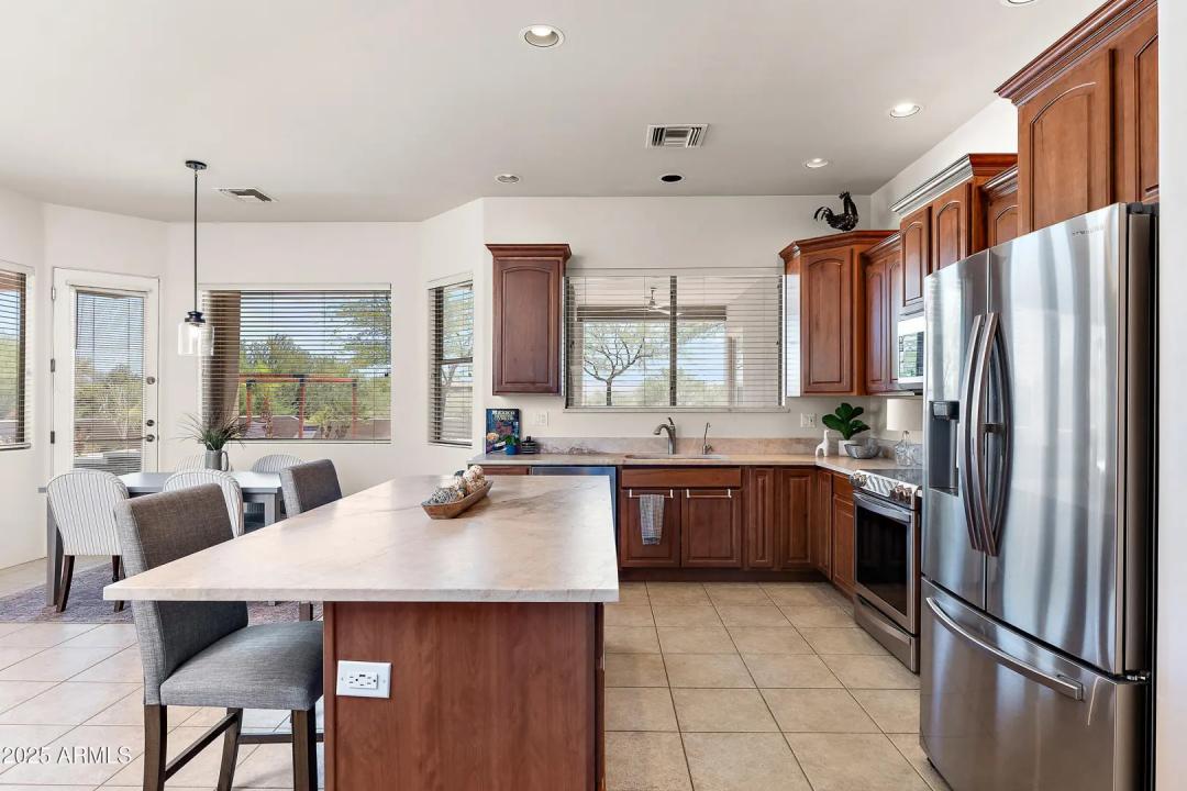 Real Estate Picture 11