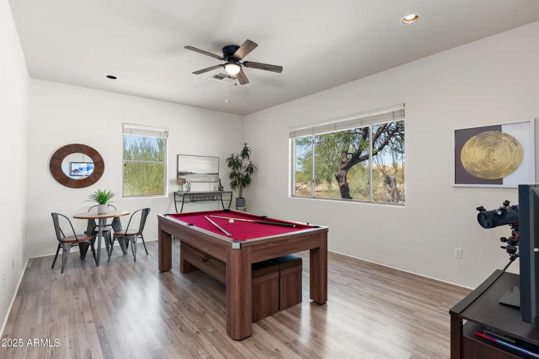 Real Estate Picture 12