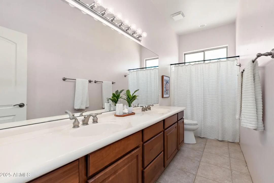 Real Estate Picture 14