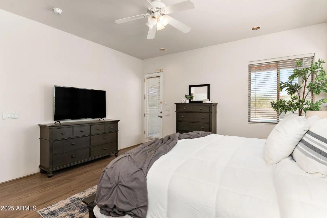 Real Estate Picture 15