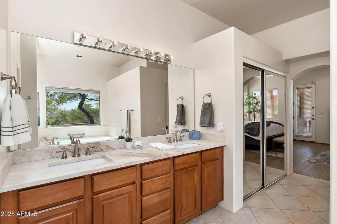 Real Estate Picture 17