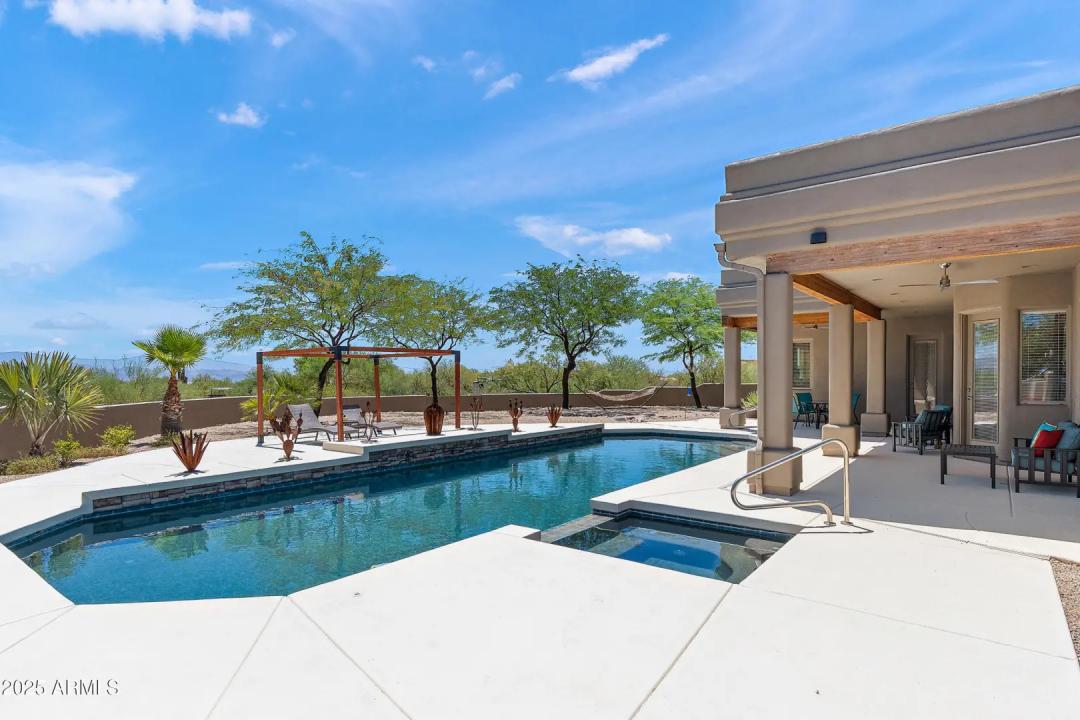 Real Estate Picture 20