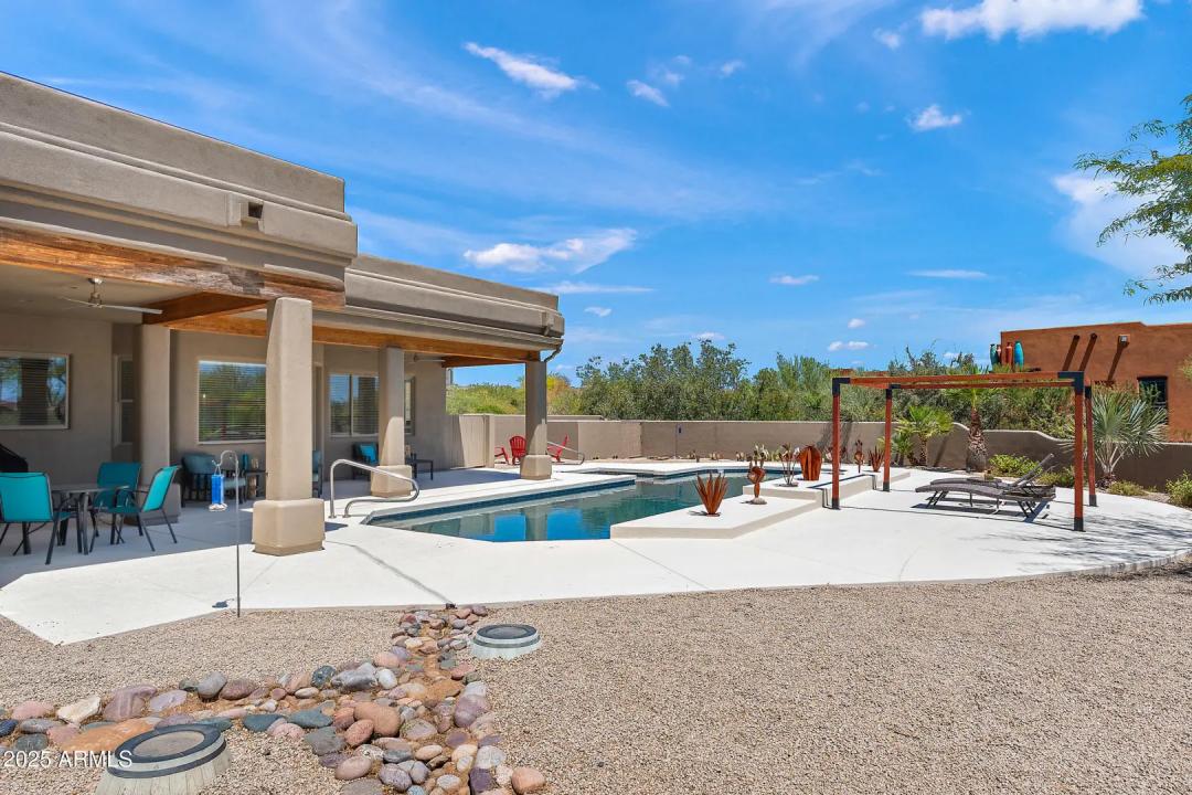 Real Estate Picture 24