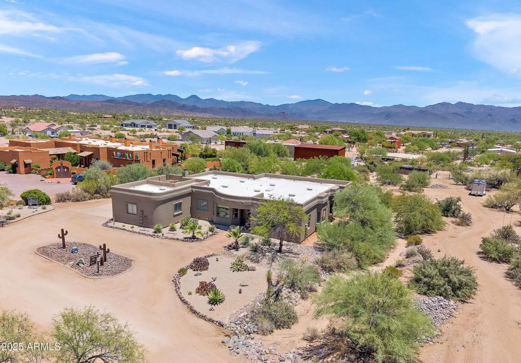 Real Estate Picture 30