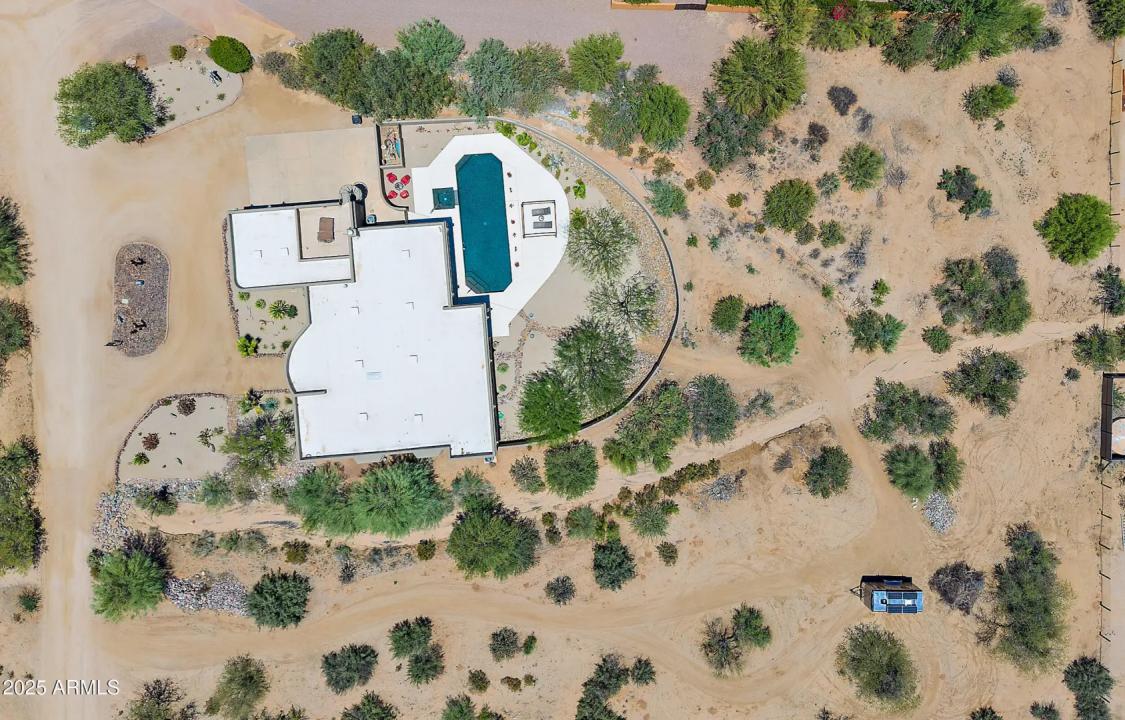 Real Estate Picture 32