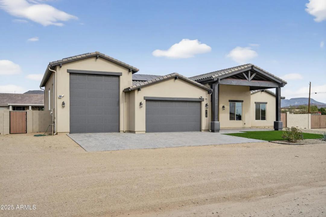 Real Estate Picture 3