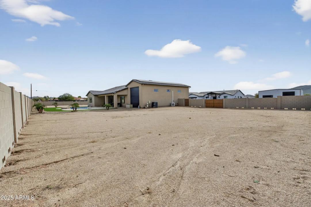 Real Estate Picture 32