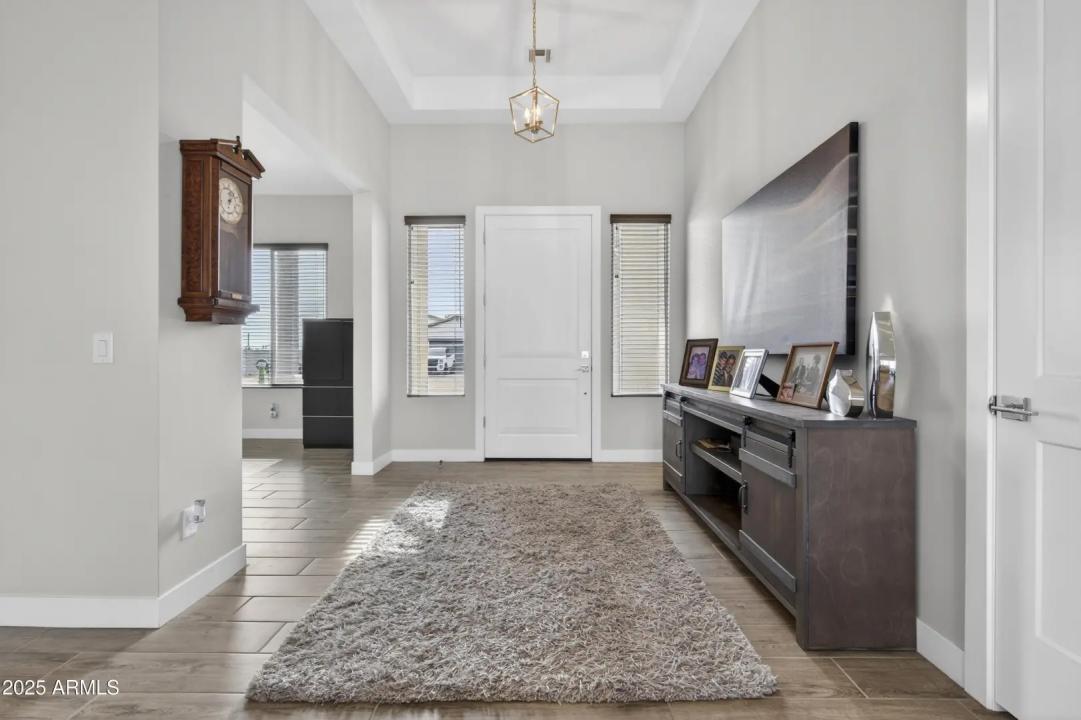 Real Estate Picture 5