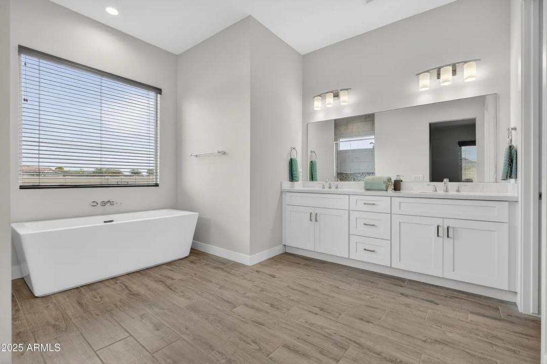 Real Estate Picture 26